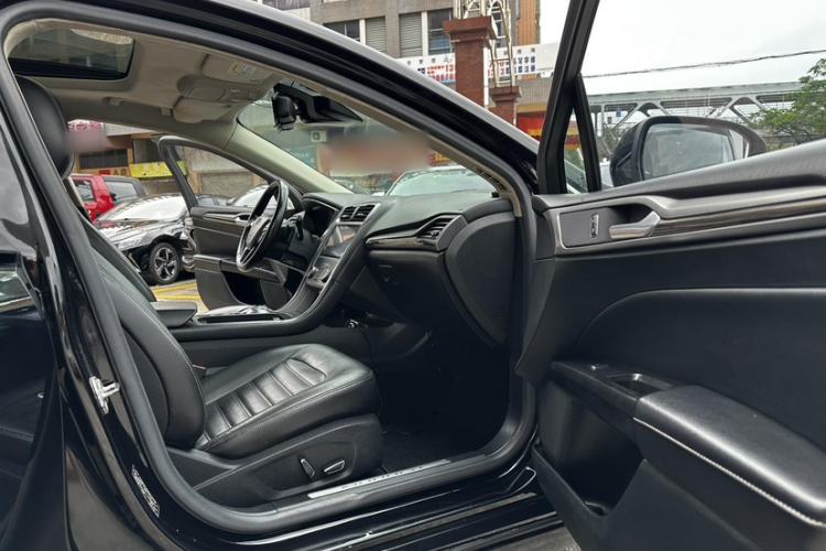 Used Ford Mondeo 2017 EcoBoost 180 Stylish Model Interior 11