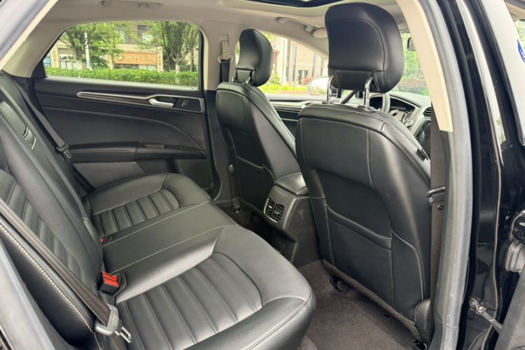 Used Ford Mondeo 2017 Restyled EcoBoost 200 Fashion Edition Interior 2