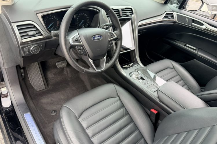 Used Ford Mondeo 2017 Restyled EcoBoost 200 Fashion Edition Interior 4