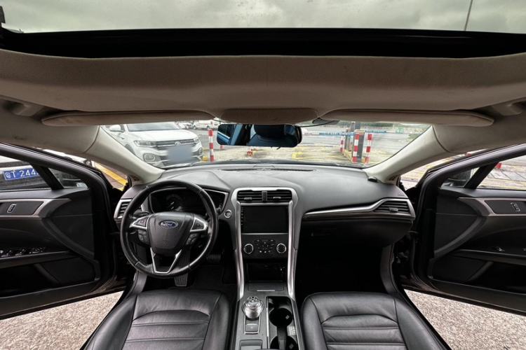 Used Ford Mondeo 2017 EcoBoost 180 Stylish Model Interior 4