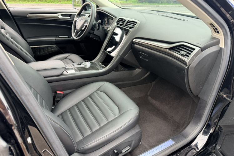 Used Ford Mondeo 2017 Restyled EcoBoost 200 Fashion Edition Interior 5