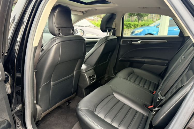 Used Ford Mondeo 2017 Restyled EcoBoost 200 Fashion Edition Interior 6