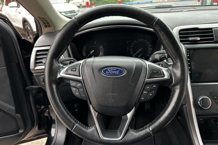 Used Ford Mondeo 2017 EcoBoost 180 Stylish Model Interior 8