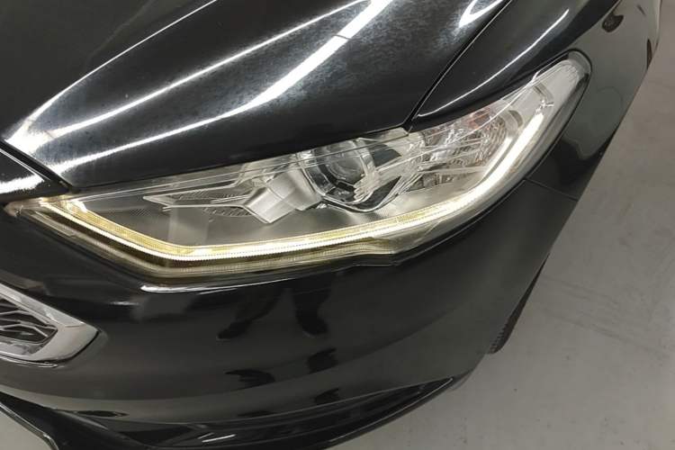 Used Ford Mondeo 2017 EcoBoost 180 Stylish Model Left Front Headlight