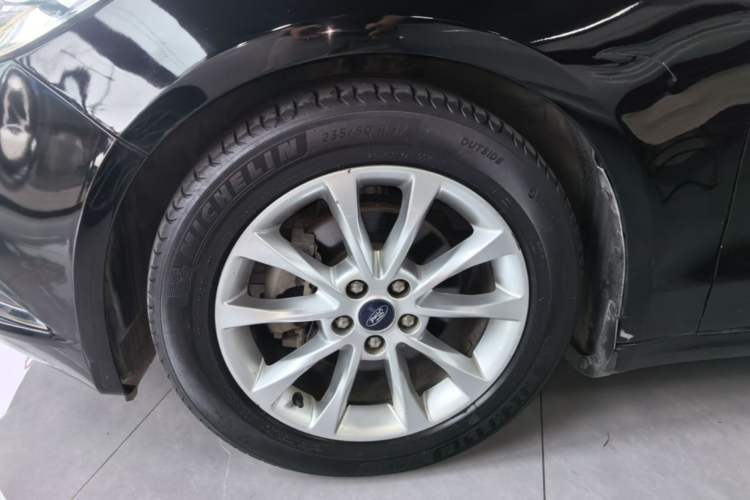 Used Ford Mondeo 2017 EcoBoost 180 Stylish Model Left Front Wheel Hub