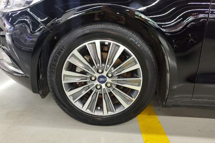 Used Ford Mondeo 2017 EcoBoost 180 Luxury Model Left Front Wheel Hub