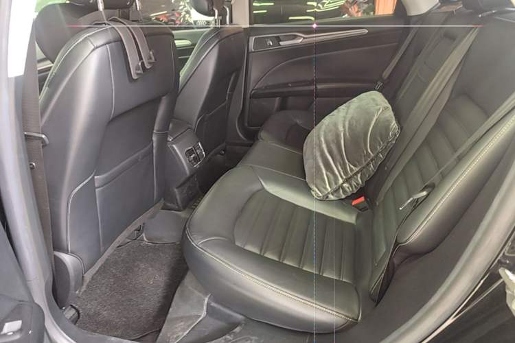 Used Ford Mondeo 2017 EcoBoost 200 Stylish Model Left Rear Seat