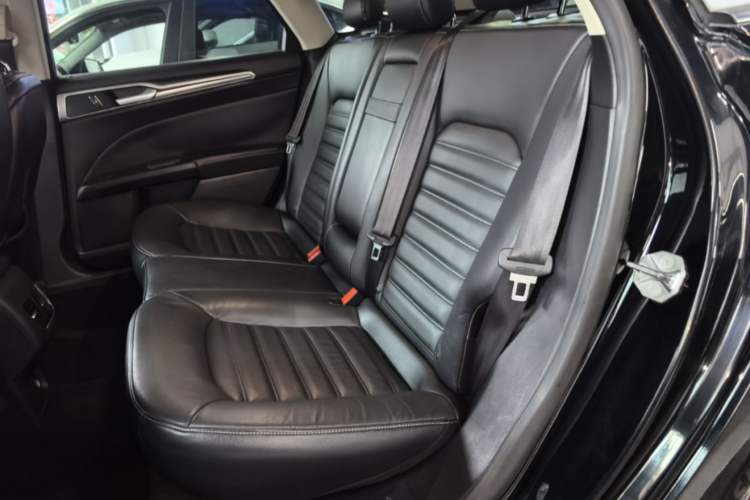 Used Ford Mondeo 2017 EcoBoost 180 Stylish Model Left Rear Seat
