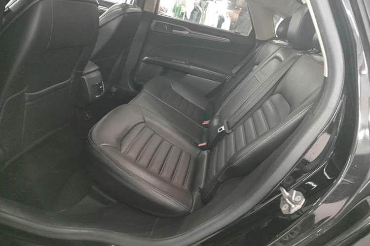 Used Ford Mondeo 2017 EcoBoost 180 Stylish Model Left Rear Seat