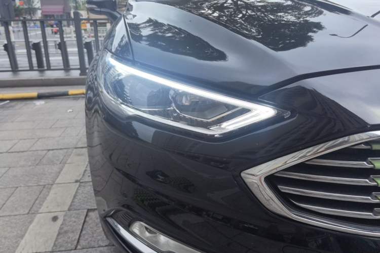 Used Ford Mondeo 2017 EcoBoost 200 Luxury Model Right Front Headlight