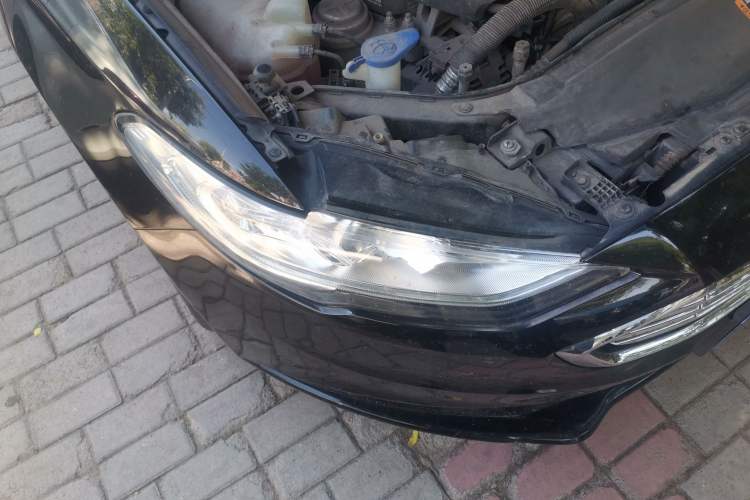 Used Ford Mondeo 2017 Facelifted EcoBoost 180 Fashion Edition Right Front Headlight