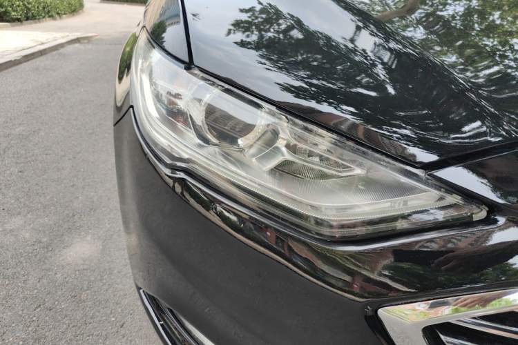 Used Ford Mondeo 2017 EcoBoost 180 Stylish Model Right Front Headlight