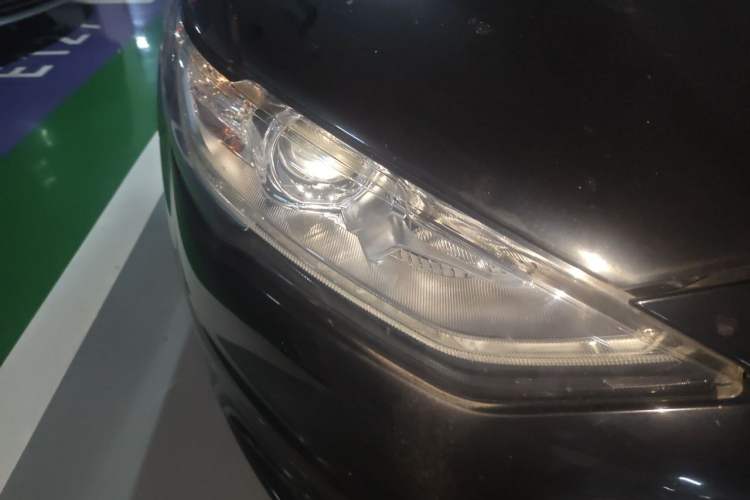 Used Ford Mondeo 2017 EcoBoost 180 Stylish Model Right Front Headlight