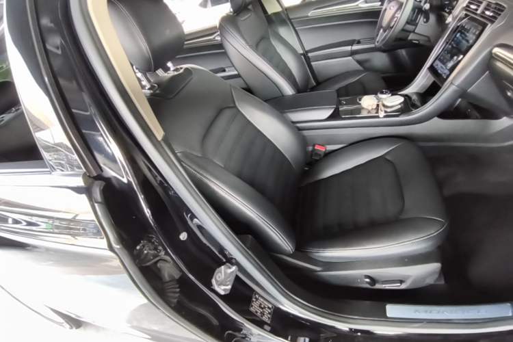 Used Ford Mondeo 2017 Restyled EcoBoost 200 Fashion Edition Right Front Seat