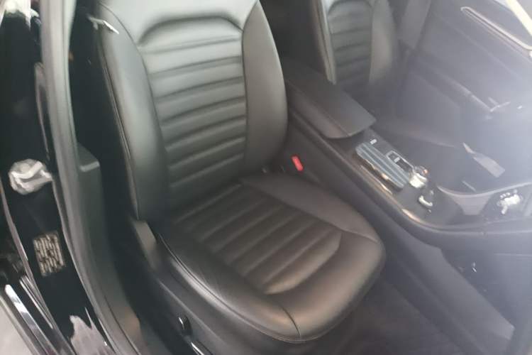 Used Ford Mondeo 2017 EcoBoost 180 Stylish Model Right Front Seat