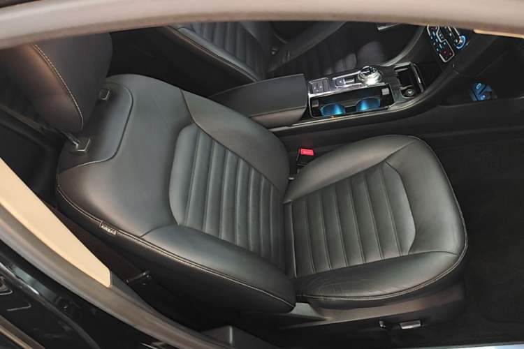 Used Ford Mondeo 2017 EcoBoost 180 Luxury Model Right Front Seat