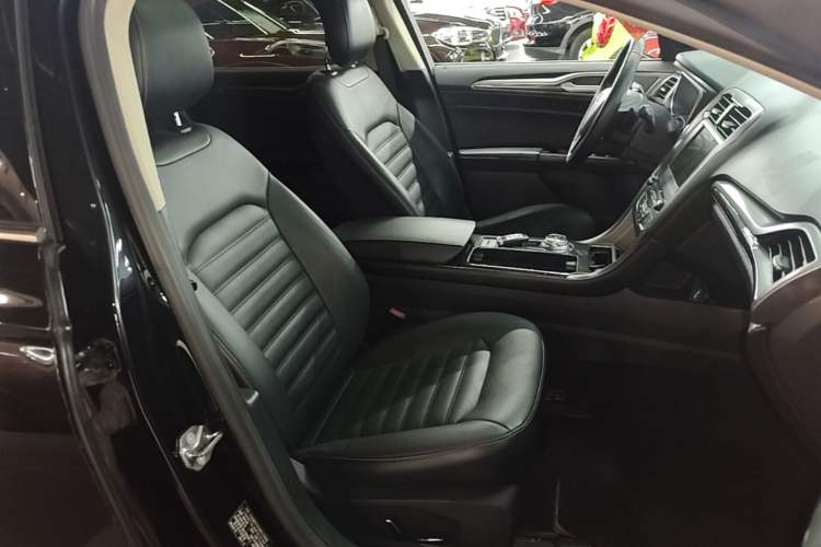 Used Ford Mondeo 2017 EcoBoost 180 Luxury Model Right Front Seat