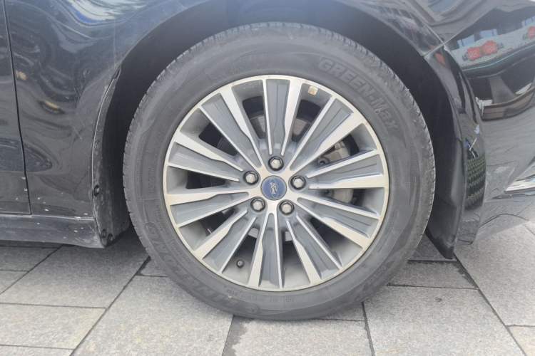 Used Ford Mondeo 2017 EcoBoost 200 Luxury Model Right Front Wheel Hub