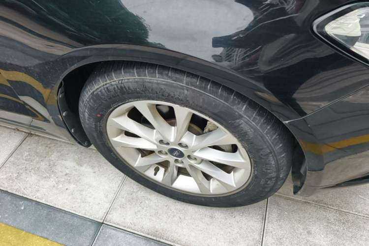Used Ford Mondeo 2017 EcoBoost 180 Stylish Model Right Front Wheel Hub