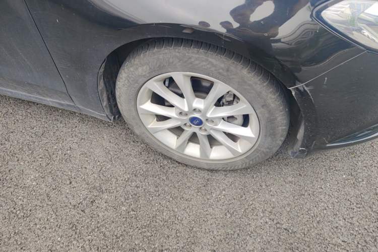 Used Ford Mondeo 2017 Restyled EcoBoost 200 Fashion Edition Right Front Wheel Hub