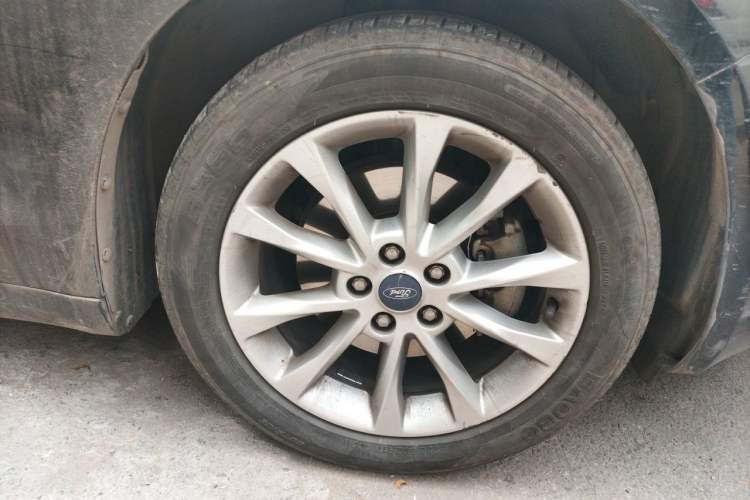 Used Ford Mondeo 2017 EcoBoost 200 Stylish Model Right Front Wheel Hub