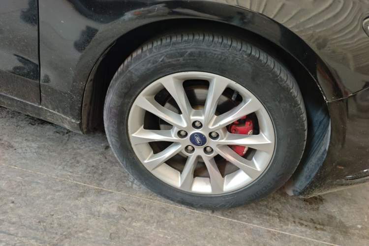 Used Ford Mondeo 2017 EcoBoost 180 Stylish Model Right Front Wheel Hub