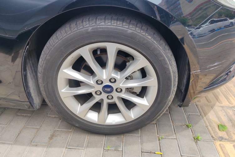 Used Ford Mondeo 2017 EcoBoost 180 Stylish Model Right Front Wheel Hub