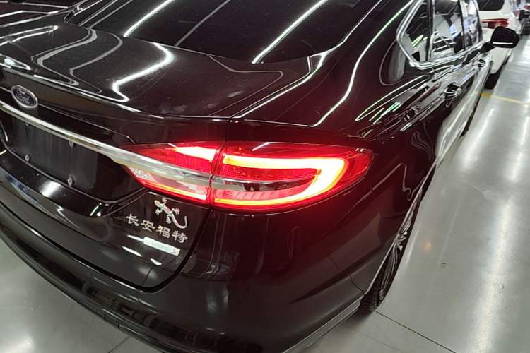 Used Ford Mondeo 2017 EcoBoost 180 Luxury Model Right Rear Taillight