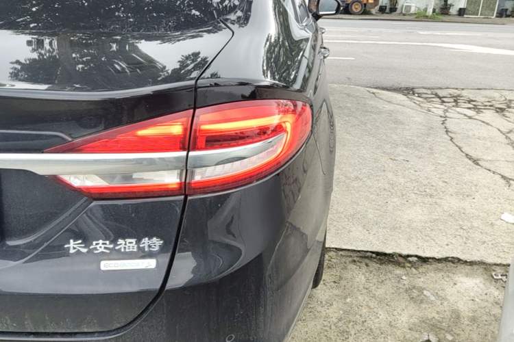 Used Ford Mondeo 2017 EcoBoost 180 Stylish Model Right Rear Taillight