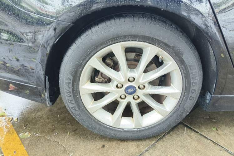 Used Ford Mondeo 2017 EcoBoost 180 Stylish Model Right Rear Wheel Hub