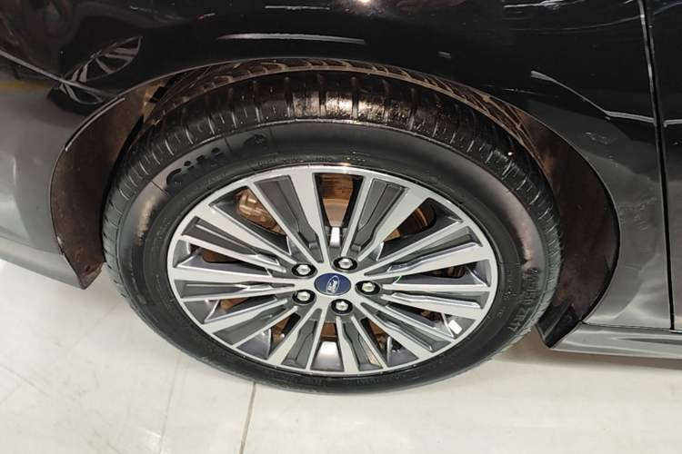 Used Ford Mondeo 2017 EcoBoost 180 Luxury Model Right Rear Wheel Hub