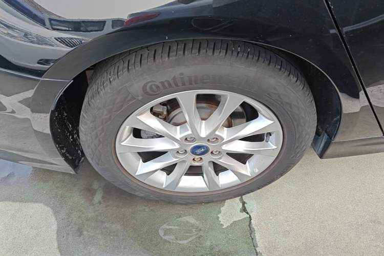 Used Ford Mondeo 2017 EcoBoost 200 Stylish Model Right Rear Wheel Hub