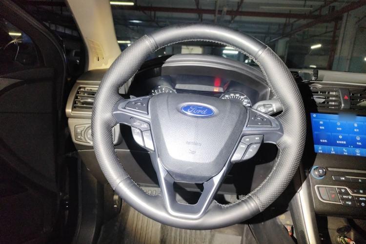 Used Ford Mondeo 2017 EcoBoost 200 Luxury Model Steering Wheel