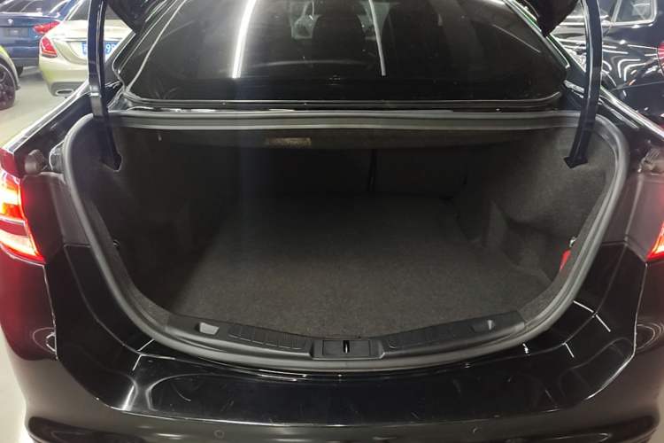 Used Ford Mondeo 2017 EcoBoost 180 Luxury Model Trunk