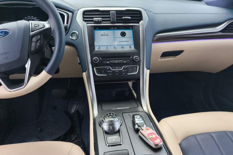 Used Ford Mondeo 2017 EcoBoost 180 Luxury Model Audio And AC Panel
