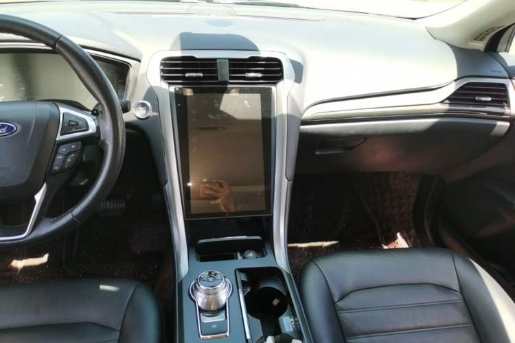 Used Ford Mondeo 2017 EcoBoost 180 Stylish Model Audio And AC Panel