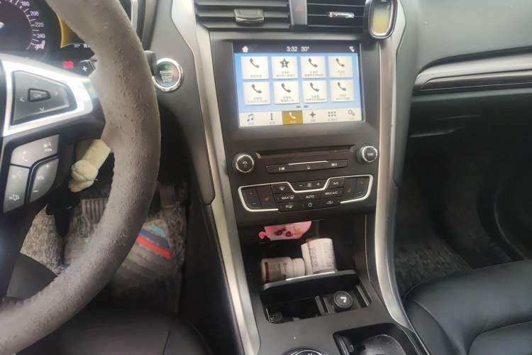 Used Ford Mondeo 2017 EcoBoost 180 Luxury Model Audio And AC Panel