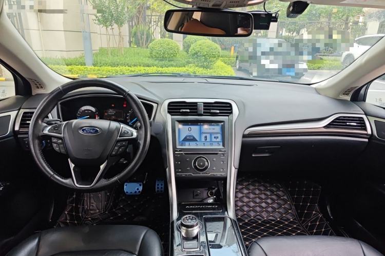 Used Ford Mondeo 2017 EcoBoost 180 Stylish Model Center Console
