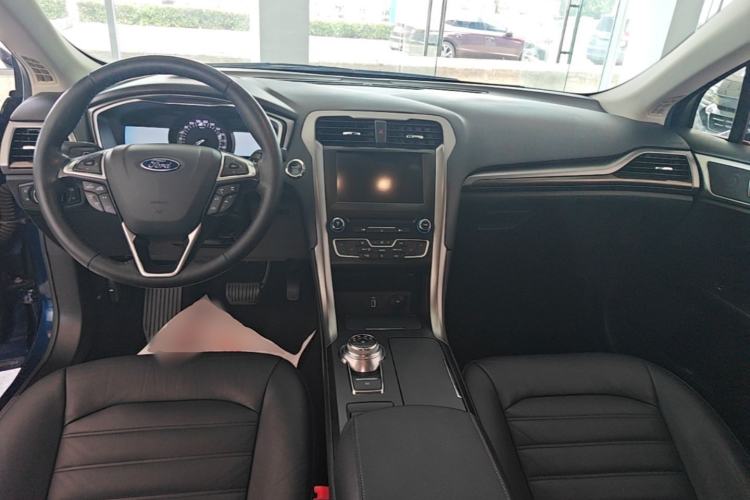 Used Ford Mondeo 2017 EcoBoost 180 Luxury Model Center Console