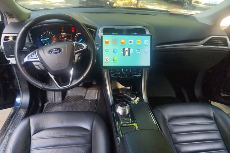 Used Ford Mondeo 2017 EcoBoost 200 Luxury Model Center Console