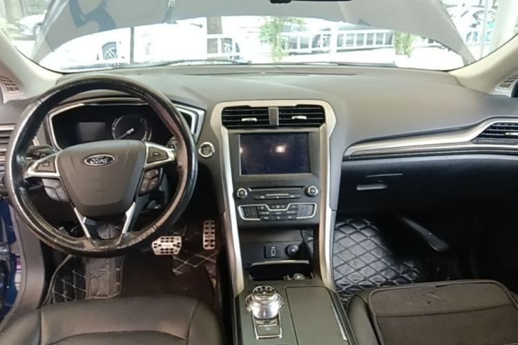 Used Ford Mondeo 2017 Facelifted EcoBoost 200 Luxury Version Center Console