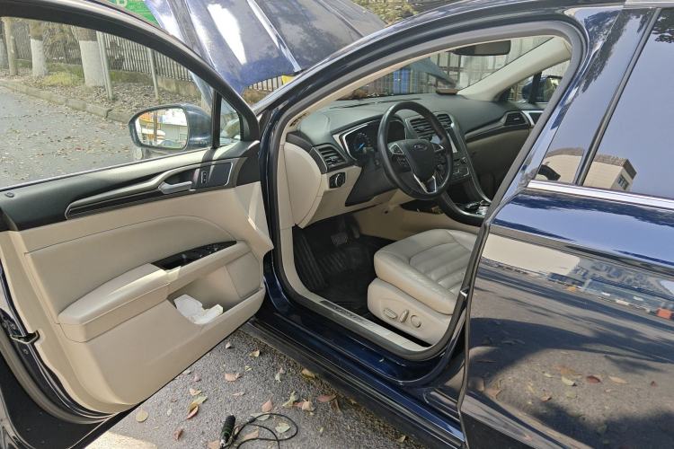 Used Ford Mondeo 2017 EcoBoost 180 Luxury Model Driver Seat