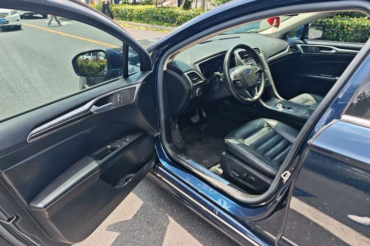Used Ford Mondeo 2017 EcoBoost 180 Stylish Model Driver Seat