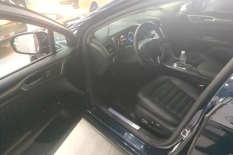 Used Ford Mondeo 2017 EcoBoost 180 Stylish Model Driver Seat