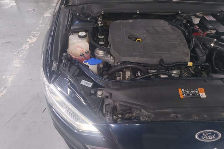 Used Ford Mondeo 2017 EcoBoost 180 Ultimate Model Engine Bay Right