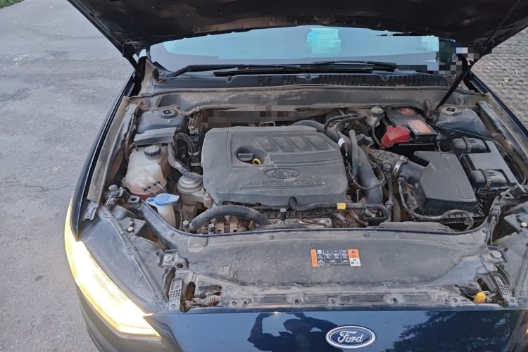 Used Ford Mondeo 2017 EcoBoost 180 Stylish Model Engine Bay Right