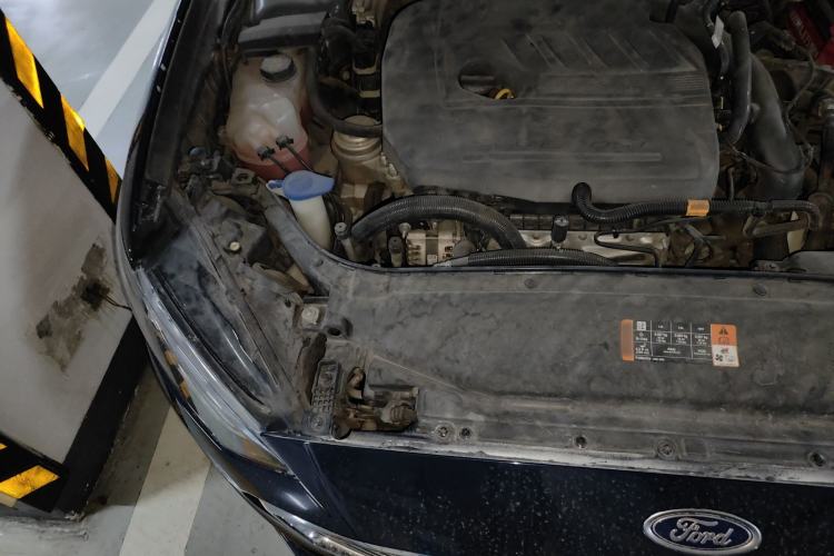 Used Ford Mondeo 2017 EcoBoost 180 Stylish Model Engine Bay Right