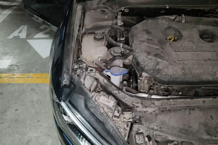 Used Ford Mondeo 2017 EcoBoost 200 Luxury Model Engine Bay Right