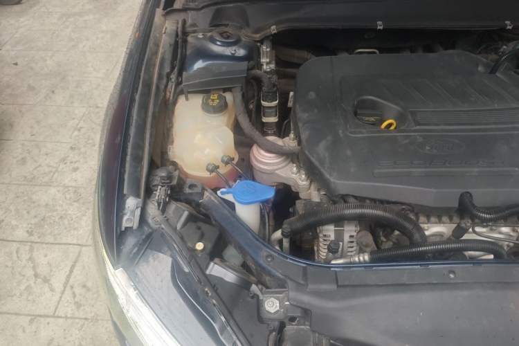 Used Ford Mondeo 2017 EcoBoost 180 Stylish Model Engine Bay Right