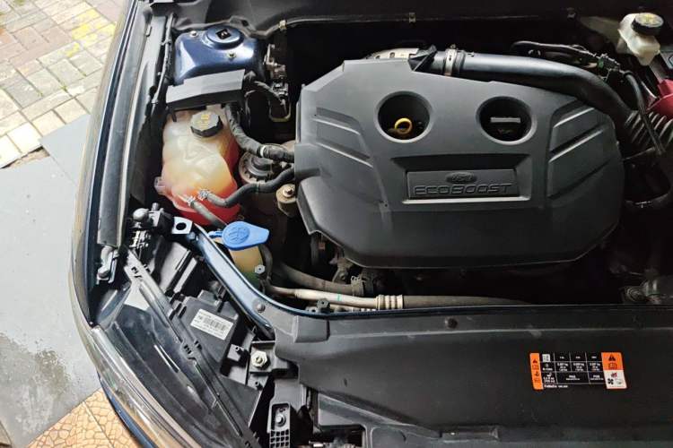 Used Ford Mondeo 2017 EcoBoost 200 Luxury Model Engine Bay Right
